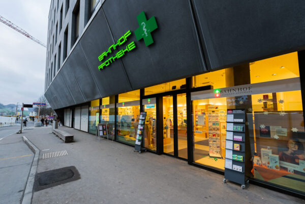 Bahnhof Rotpunkt Apotheke Liestal