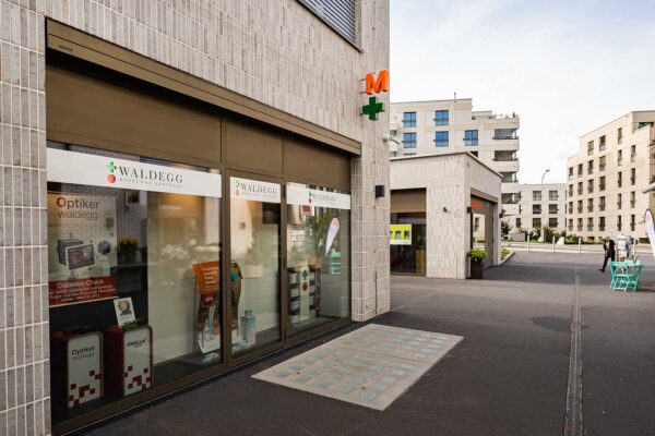 Waldegg Rotpunkt Apotheke Uitikon